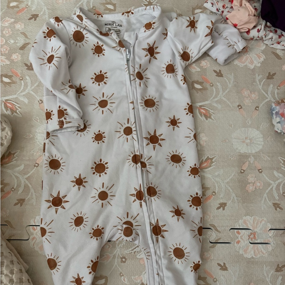 Caden lane bamboo zip footie. Size 0-3 GUC!